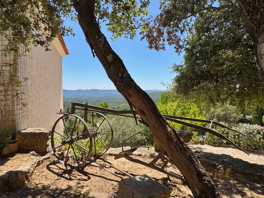 Villa de caractère avec vue panoramique à vendre à Lorgues - 275 m2 - Terrain piscinable