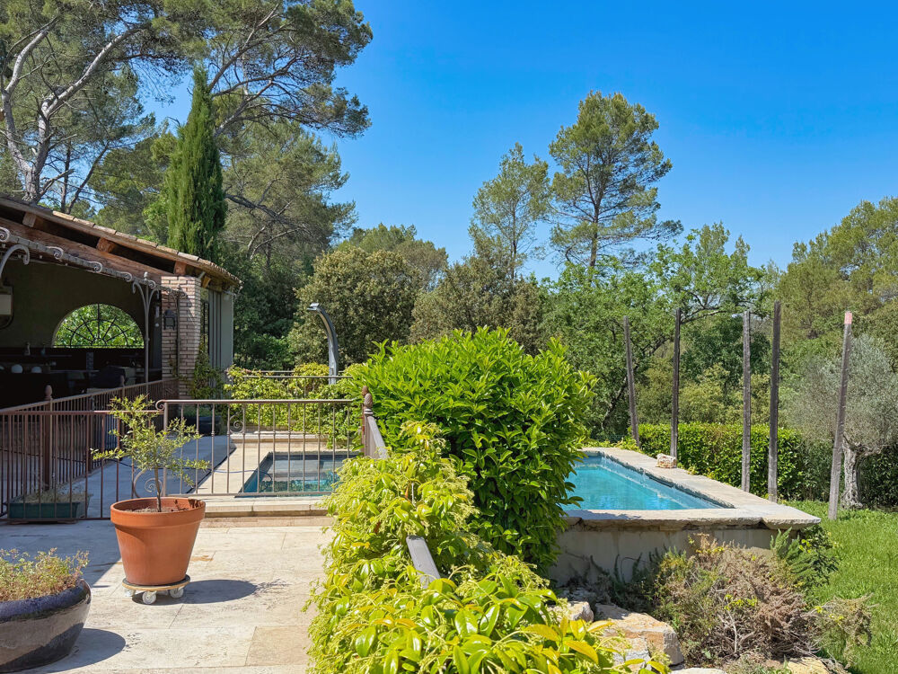 Le Thoronet - Bastide de caractère, volumes et discrétion