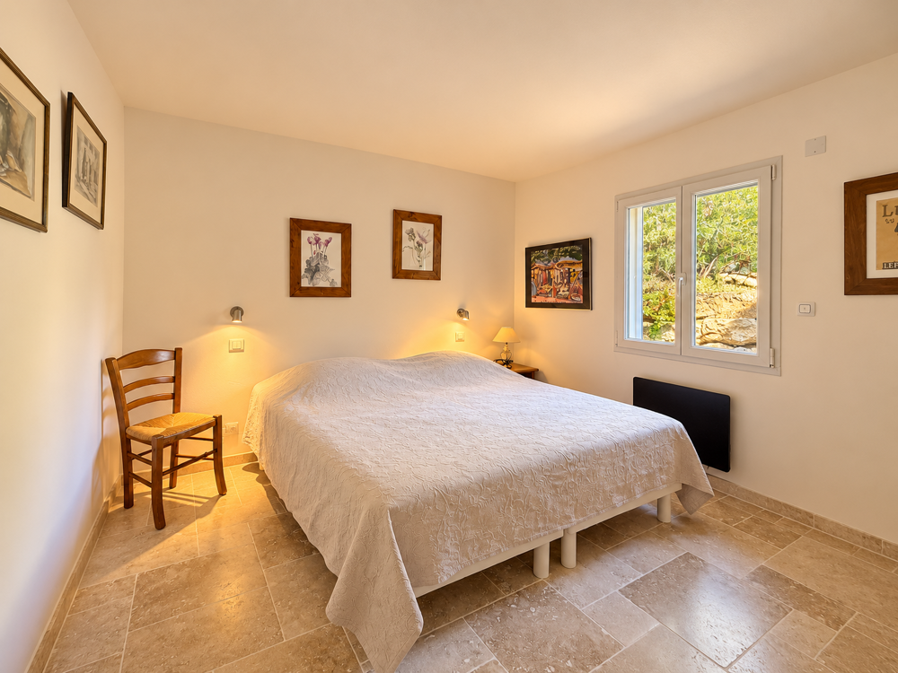 à vendre  Propriété/château Lorgues (83510)