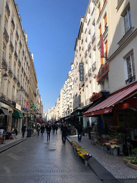 MUR DE BOUTIQUE A 5.1% DE RENTABILTE 499000 75002 Paris