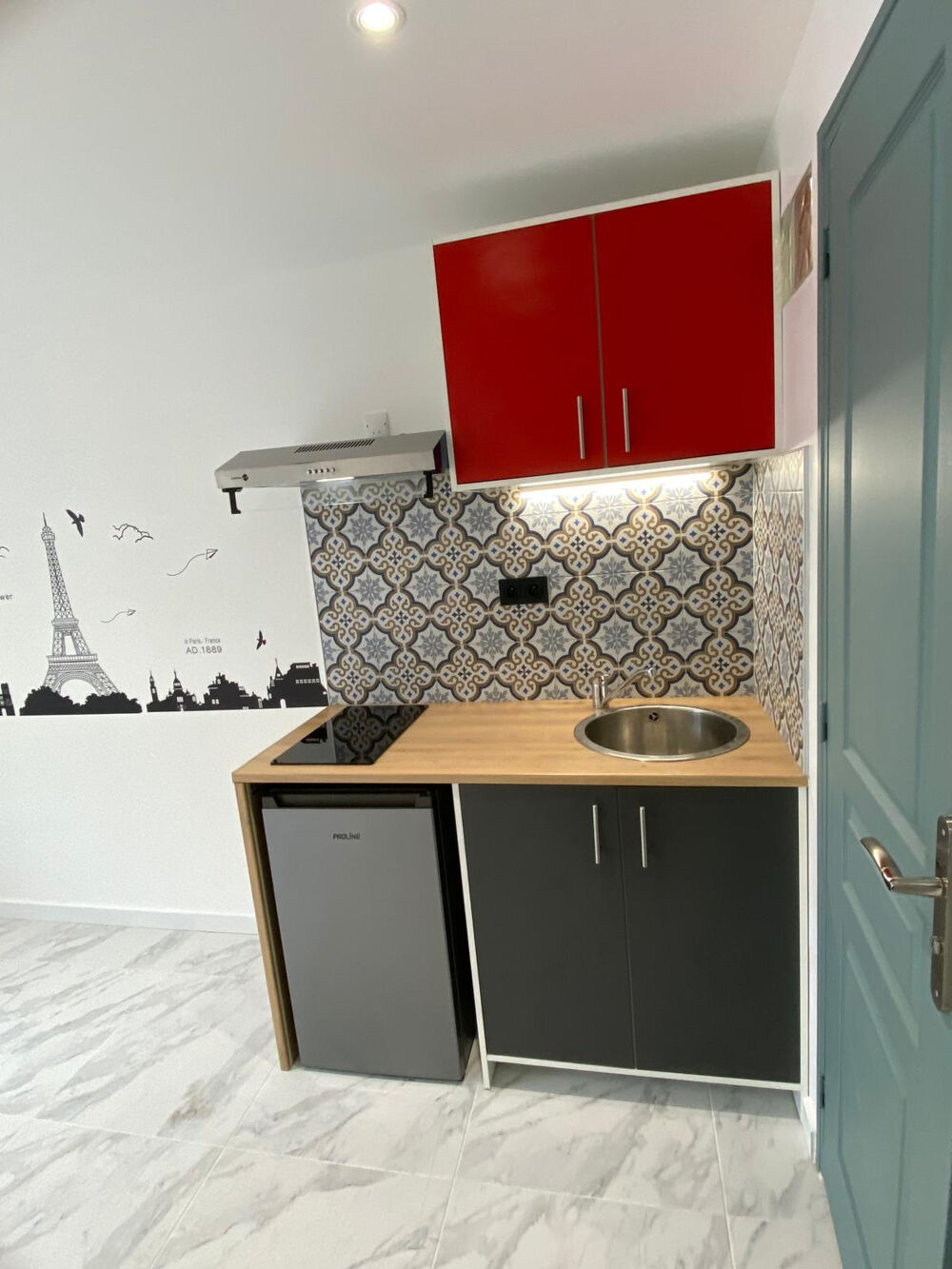 Vente Appartement BEAU 2 PIECES  REFAIT NEUF A  8000E /M2 Paris 18