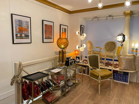   JOLIE BOUTIQUE 