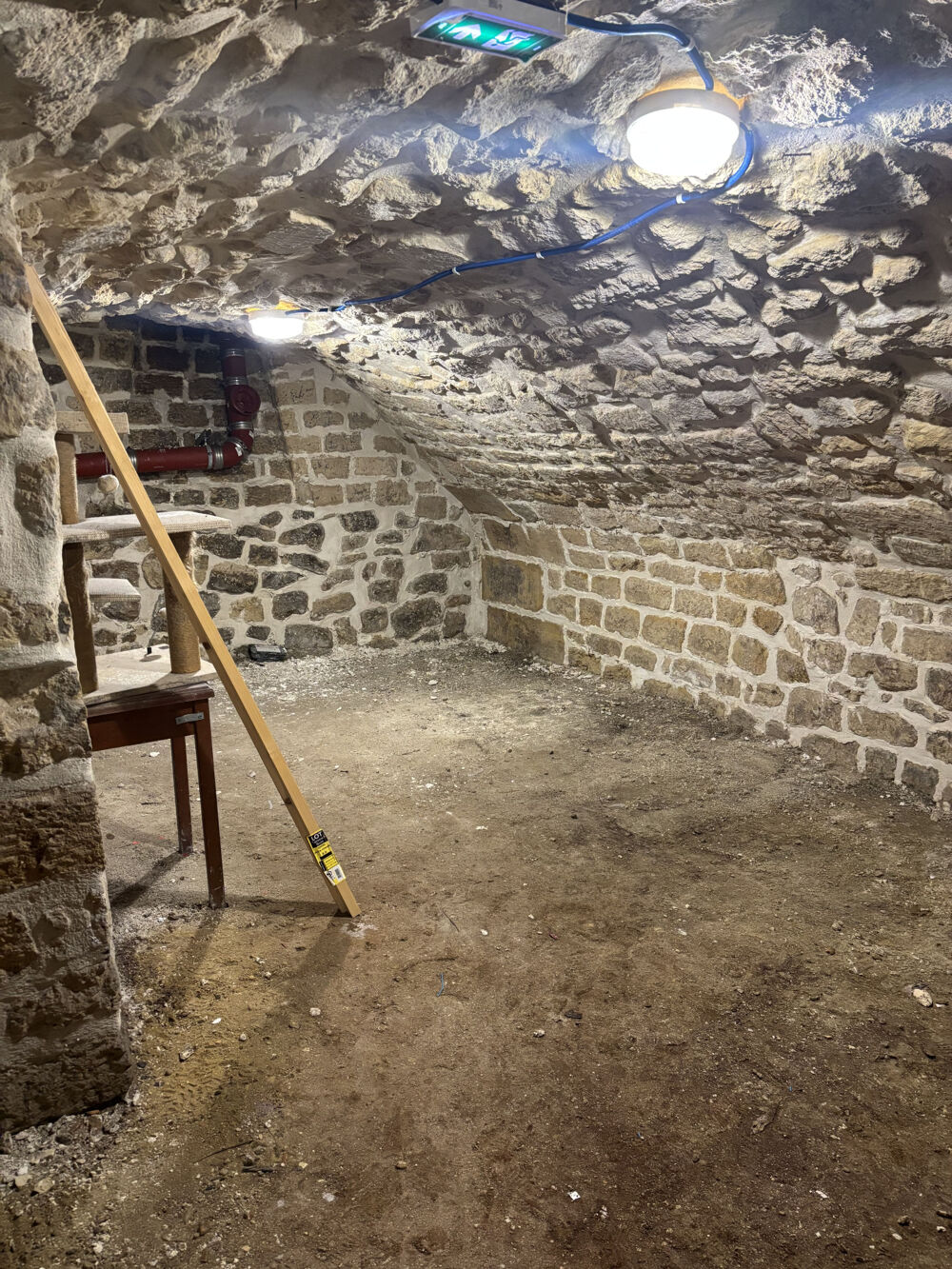 Location Autre GRANDE CAVE Paris 2