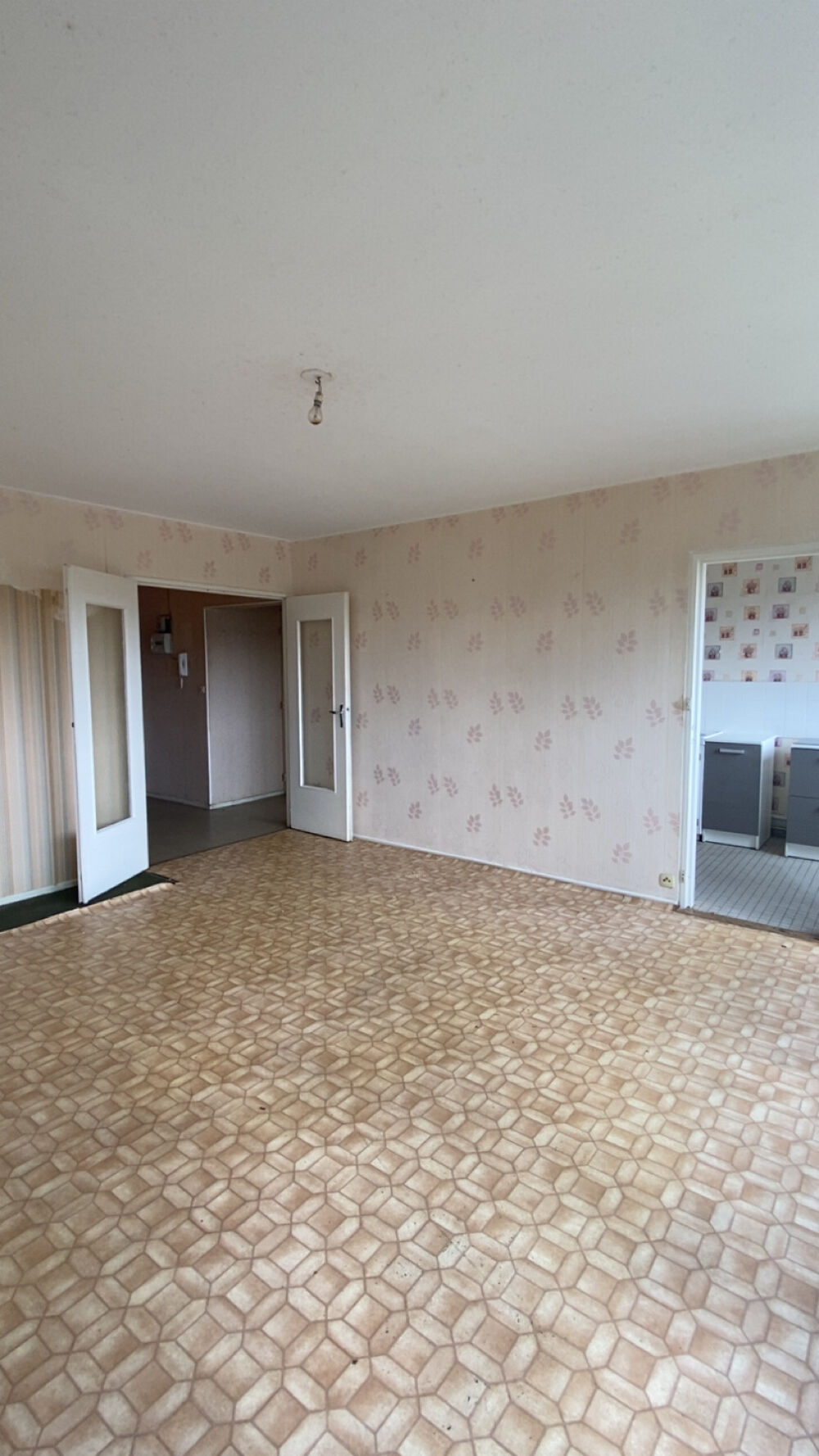Vente Appartement Appartement à rénover de 67 m2 habitables proche centre ville Pont a mousson