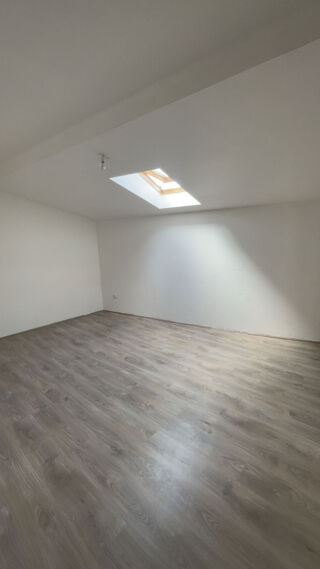  Appartement  louer 4 pices 83 m