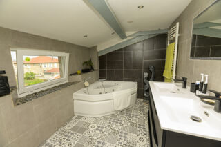  Maison  vendre 8 pices 153 m