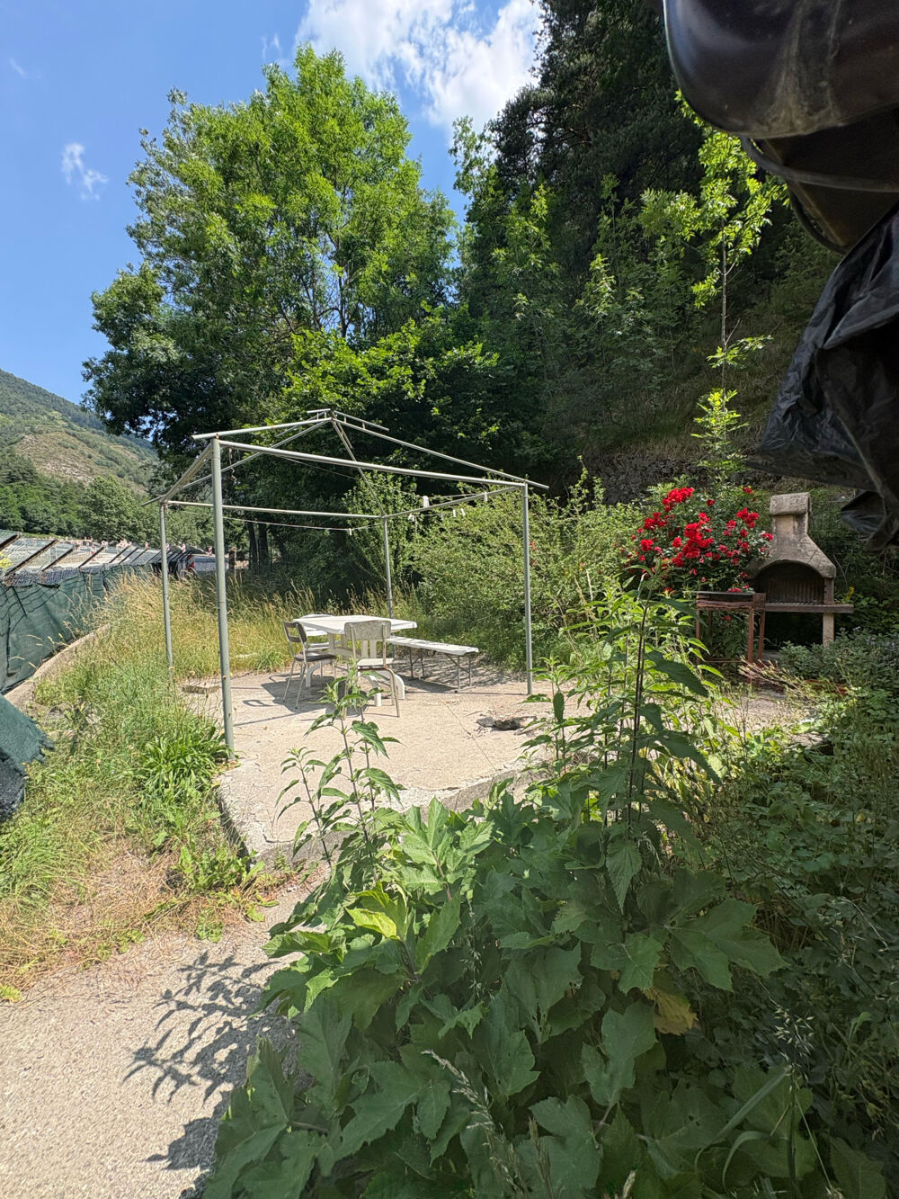charmante maison avec jardin privatif et garage à Vievola