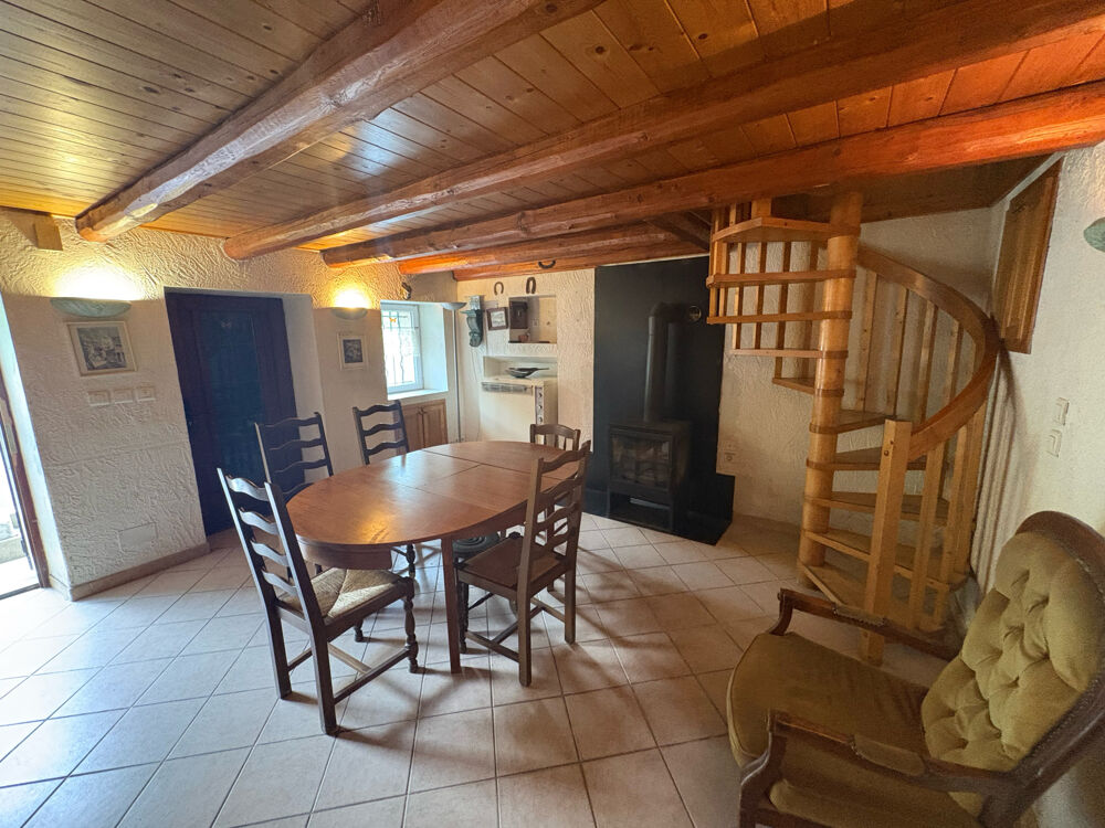 charmante maison avec jardin privatif et garage à Vievola