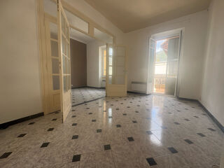  Appartement à louer 5 pièces 105 m²