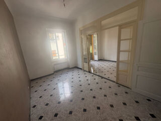  Appartement à louer 5 pièces 105 m²