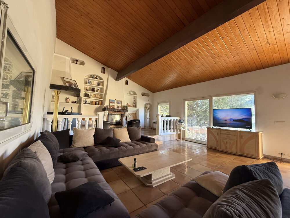Immense maison en vente avec terrasse 4 chambres à Sospel