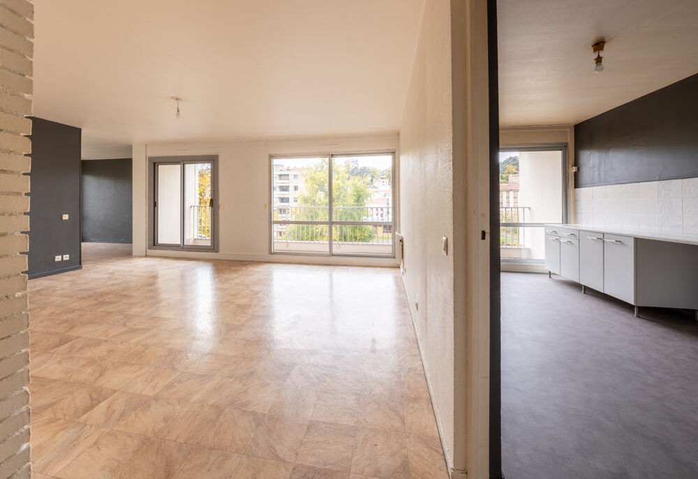 SAINT-ETIENNE BERGSON T5 de 103 m2 AVEC GARAGE ET BALCON