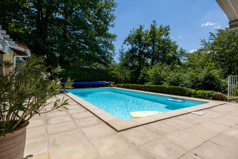 Vente Maison Maison individuelle de 233 m2 habitables avec terrain de 2100m2 arboré avec Piscine. St paul en cornillon