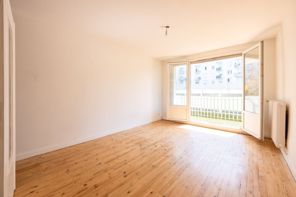 Appartement Type 3 de 65m2 avec deux balcons et parking collectif