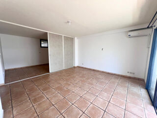  Appartement à louer 4 pièces 79 m²