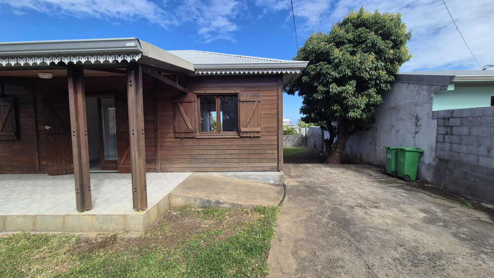 SAINT-PIERRE/ Charmante maison Créole sur un terrain de 300m2