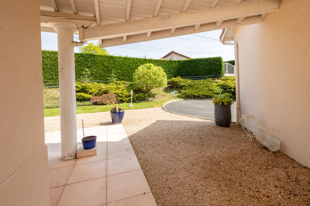 Saint-Bonnet-les-Oules / Maison individuelle de 150m2 habitable avec garage double pour 41m2.