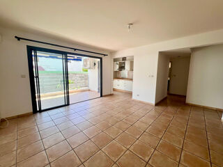 Appartement à louer 4 pièces 79 m²