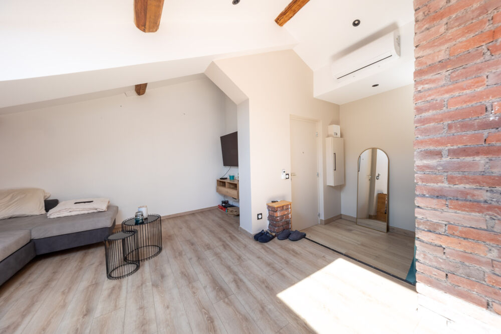 SAINT-GENEST-LERPT BEL APPARTEMENT T3 AVEC TROPEZIENNE