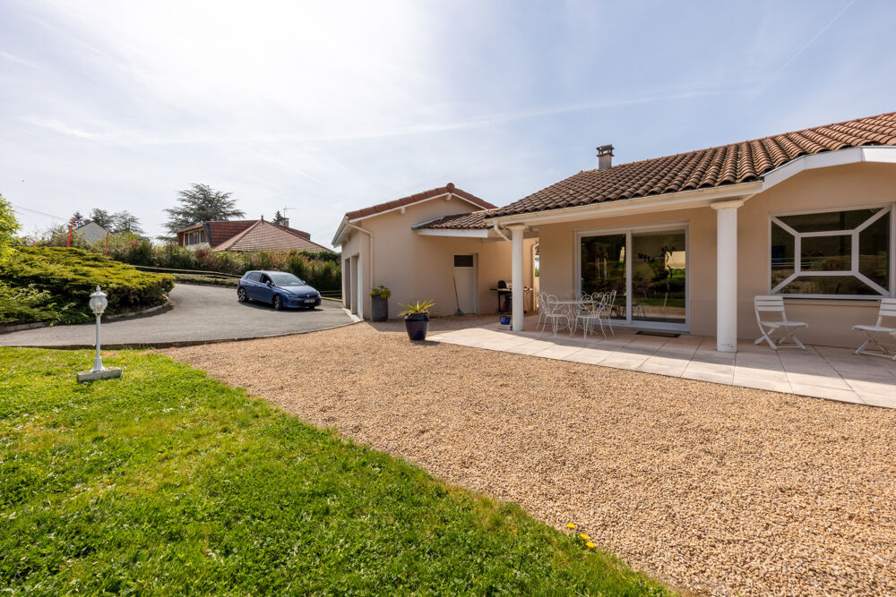 Saint-Bonnet-les-Oules / Maison individuelle de 150m2 habitable avec garage double pour 41m2.