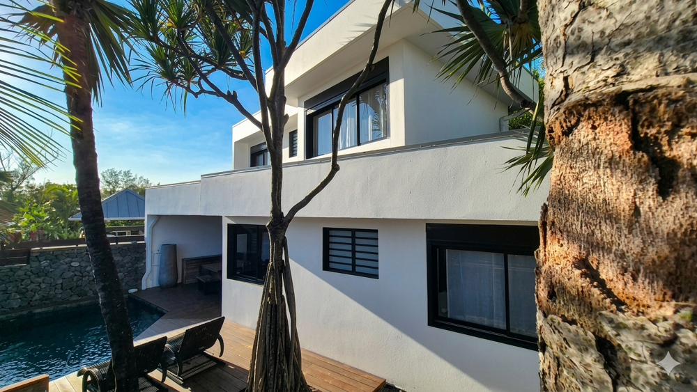SAINT-PIERRE/Villa d'architecte en bord de mer