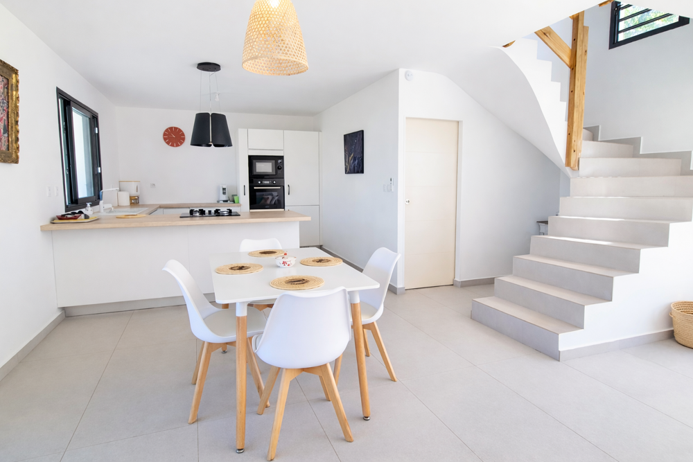 SAINT-JOSEPH/ PEPITE RARE- VILLA NEUVE QUARTIER LES JACQUES
