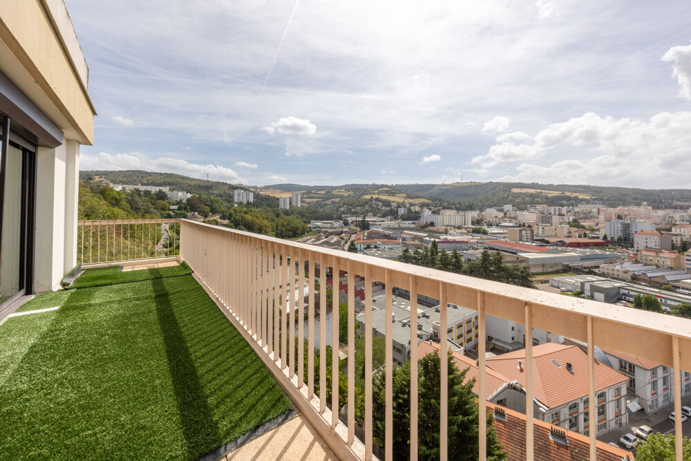 Saint-Etienne Vivaraise Appartement Type 3 de 85 m2 au dernier étage avec terrasse et garage.