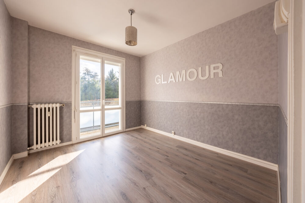 SAINT-PRIEST-EN-JAREZ : APPARTEMENT DE 91M2 AVEC GARAGE ET BALCON