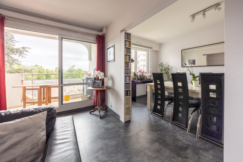 Vente Appartement Saint-Etienne / Bergson Appartement de Type 5 de 100,50 m2 avec balcons et Garage. St etienne