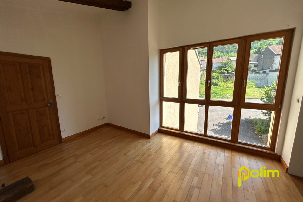 Location Appartement Bel appartement F6 duplex Bayonville sur mad