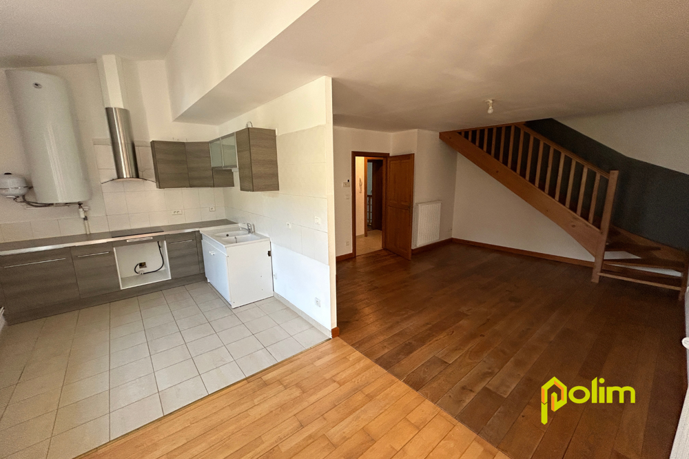 Location Appartement Bel appartement F6 duplex Bayonville sur mad