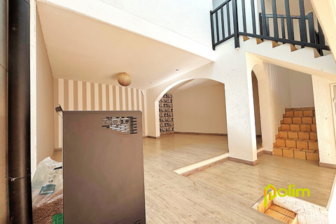   Nouveaut� � saisir Maison - 5 pi�ce(s) - 97 m�