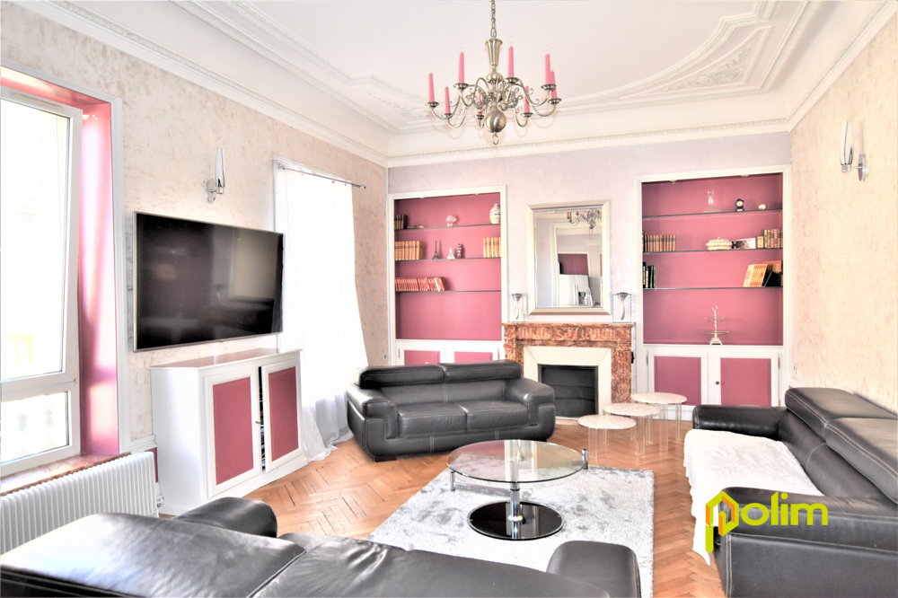 Bel appartement de caractère de 134m2 en hyper centre.