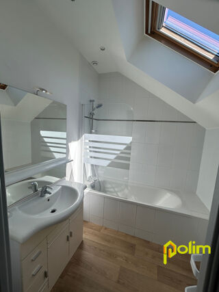  Appartement à louer 4 pièces 72 m²