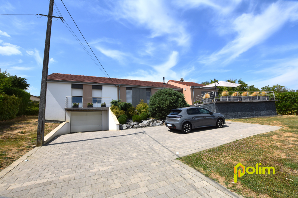 Vente Maison Villa d'exception de 213 m2 avec piscine chauffée et vaste terrain proche accès A31. Bouxieres sous froidmont