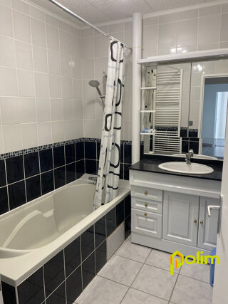  Appartement à louer 3 pièces 64 m²
