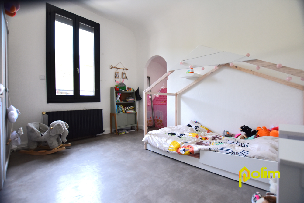 A 2 min de l'accès A31 charmante maison de 115m2.