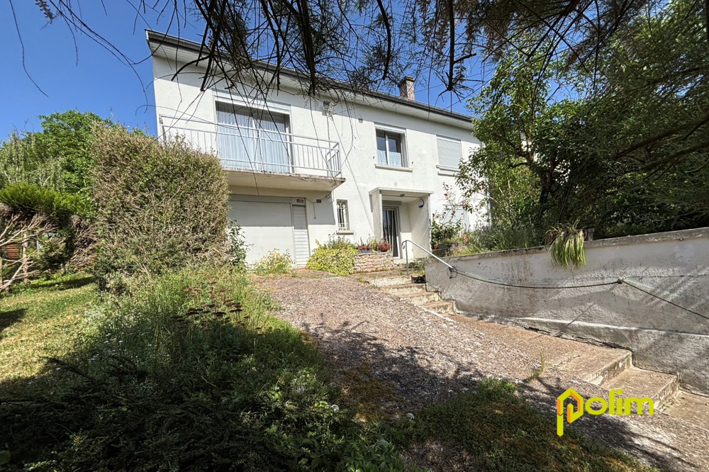 Maison familiale au calme avec grand garage et environnement verdoyant