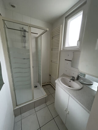  Appartement à louer 3 pièces 60 m²
