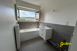  Appartement à louer 5 pièces 98 m²
