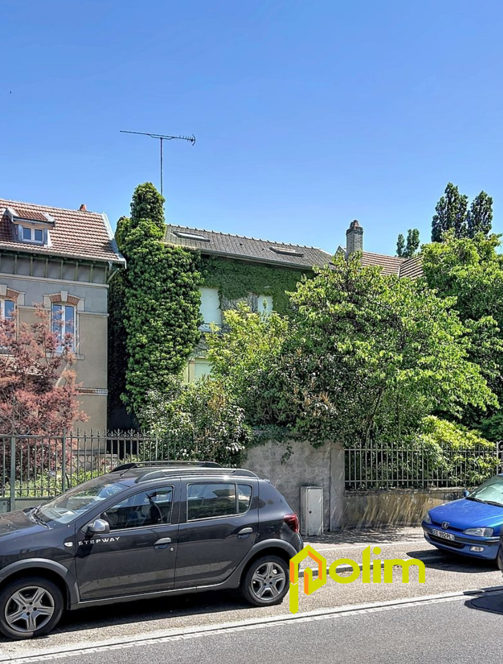 Jolie maison bourgeoise F7 de 133.59m2 sur sous-sol, terrain clos et arboré 1100 m2 (à rafraichir)