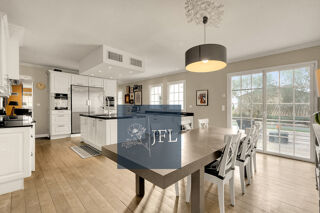  Villa � vendre 9 pi�ces 285 m�