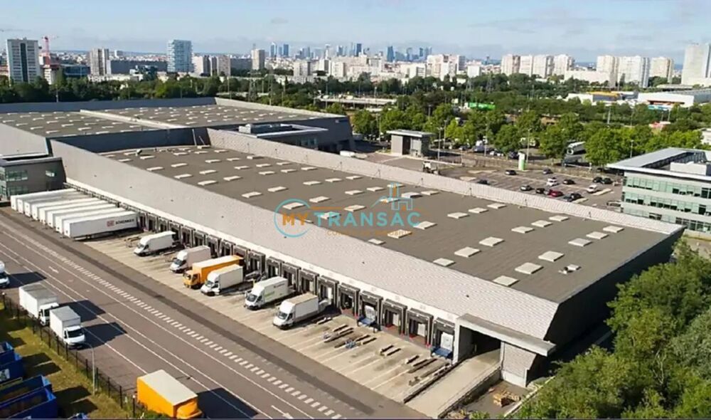   A LOUER Gennevilliers site logistique de 20 667 m² 