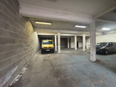   Dépot Saint Etienne 250 m2 