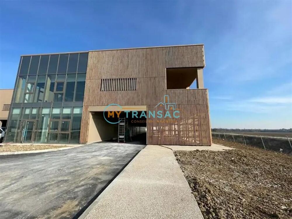   A VENDRE Locaux Neufs à partir de 2 788m² à Tremblay Parc Aérolians Tremblay-en-france