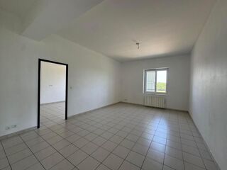  Appartement à louer 4 pièces 124 m²