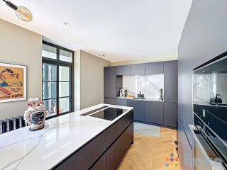  Villa  vendre 10 pices 382 m