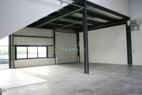   LIEUSAINT A LOUER Local d'activité 521m² 