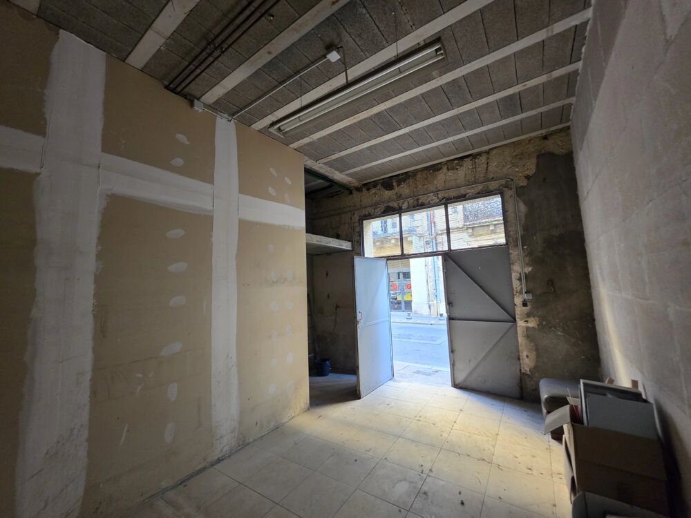   Location / Local Commercial 