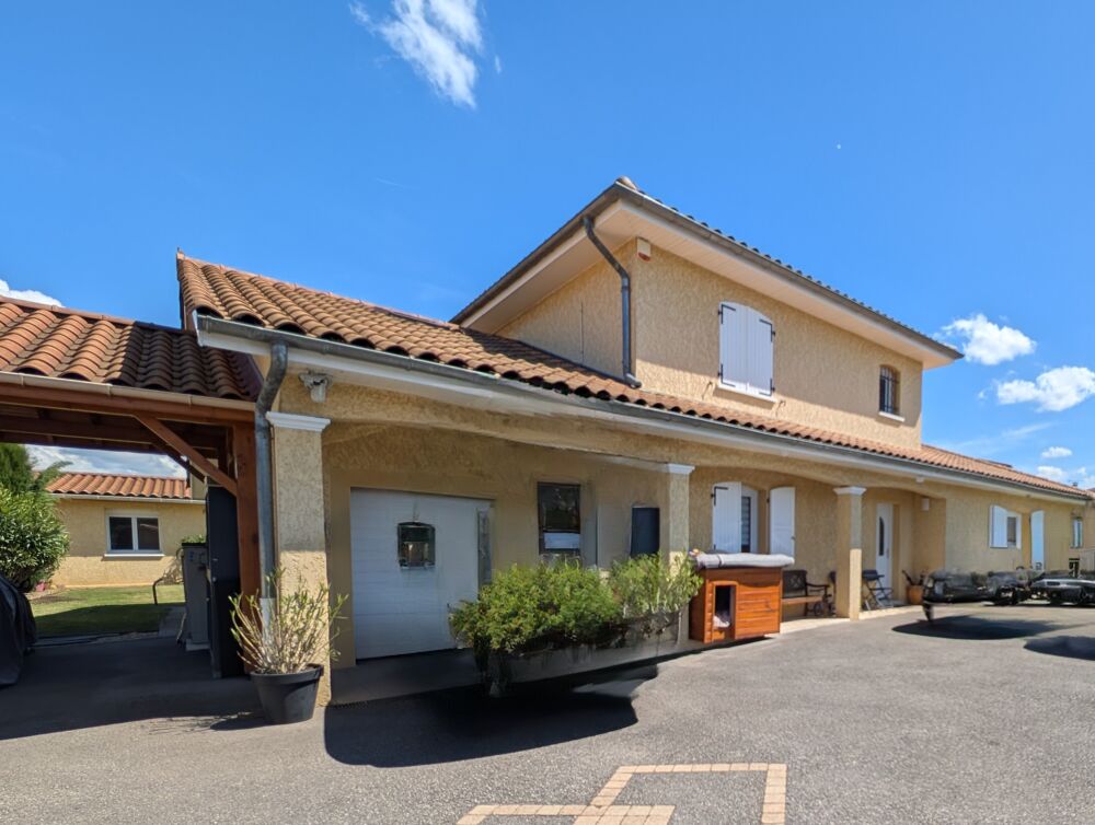 Villa Individuelle 5 chambres 168m2 terrain 1000m2 piscine